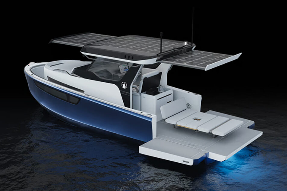 Blue Innovations Group Unveils Its 800HP All-Electric R30 Day Boat ...