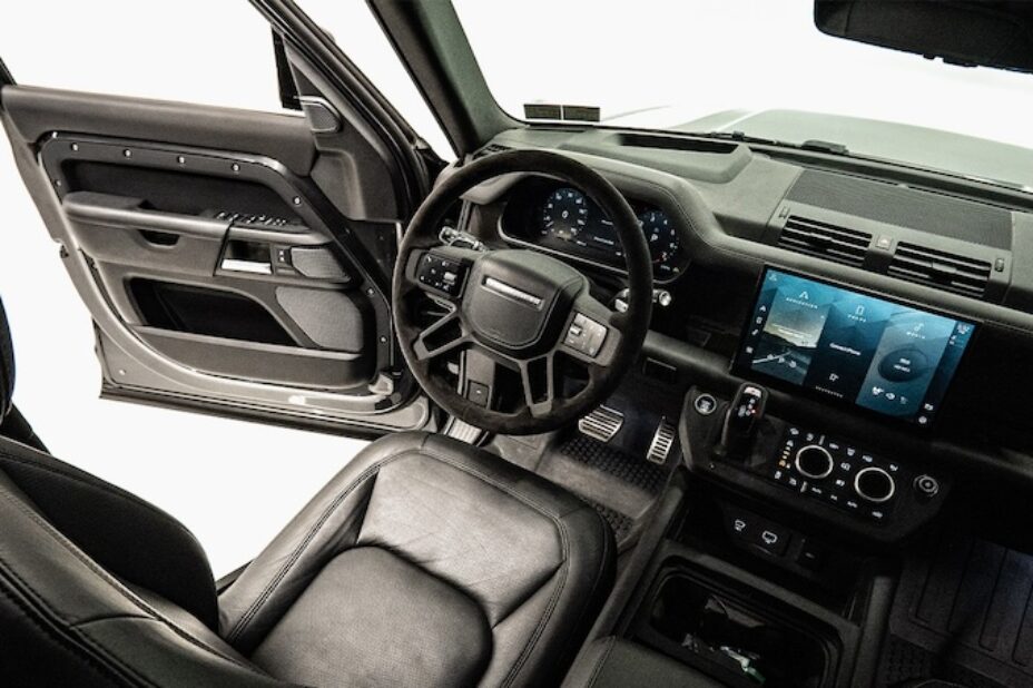 Apocalypse Manufacturing Unveils “World Ender” Land Rover Defender 6x6 ...