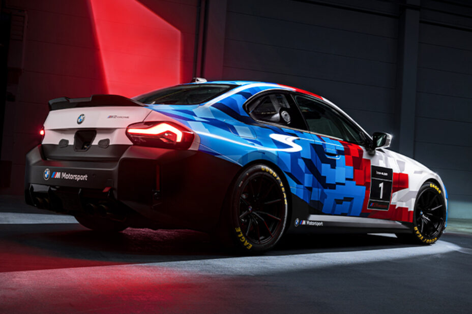 BMW Built An Entry-Level Race Car That Channels The Spirit Of The ...
