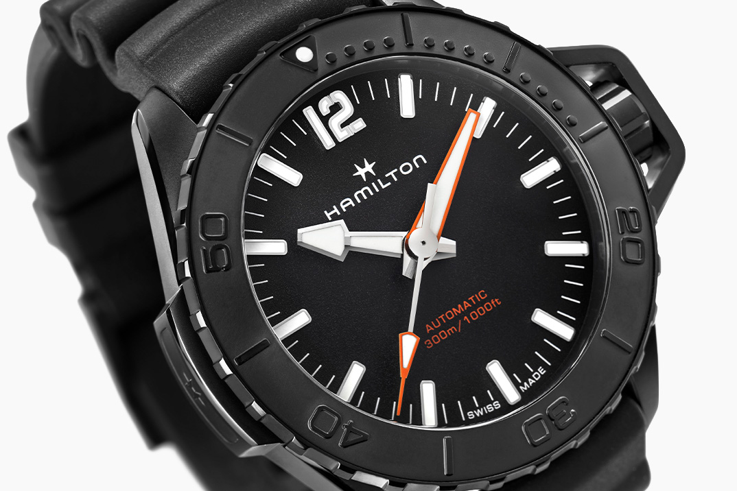 Hamilton Khaki Navy Frogman in Black PVD 00 Hero
