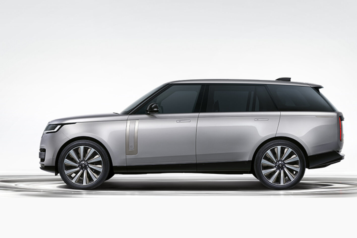 Range Rover's 2027 SV Ultra Has Liquid-Metal Paint and a Floor That ...